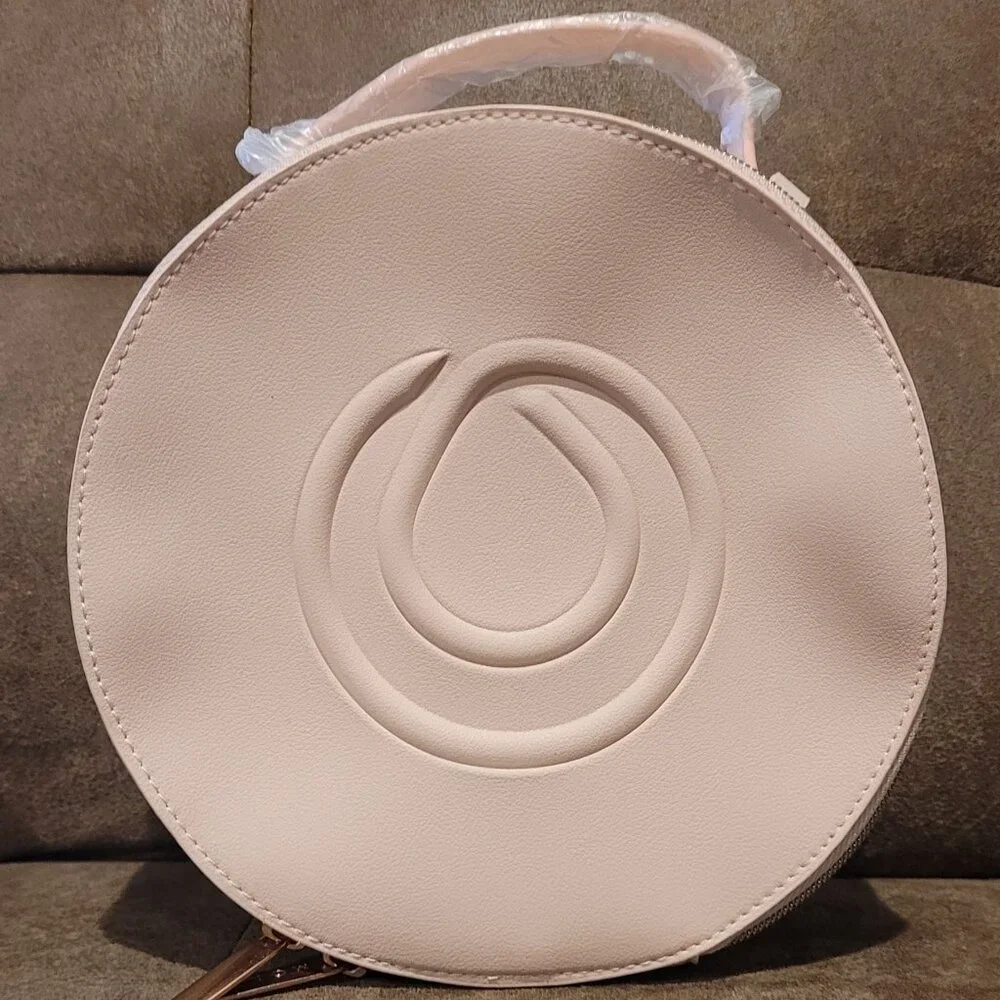Makeup‎ bag
